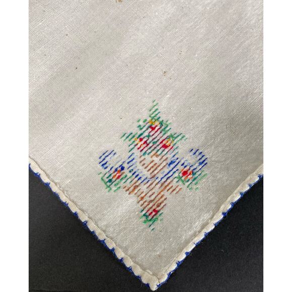 Set of 4 Vintage Hand Embroidered Cloth Napkins READ - Picture 4 of 10